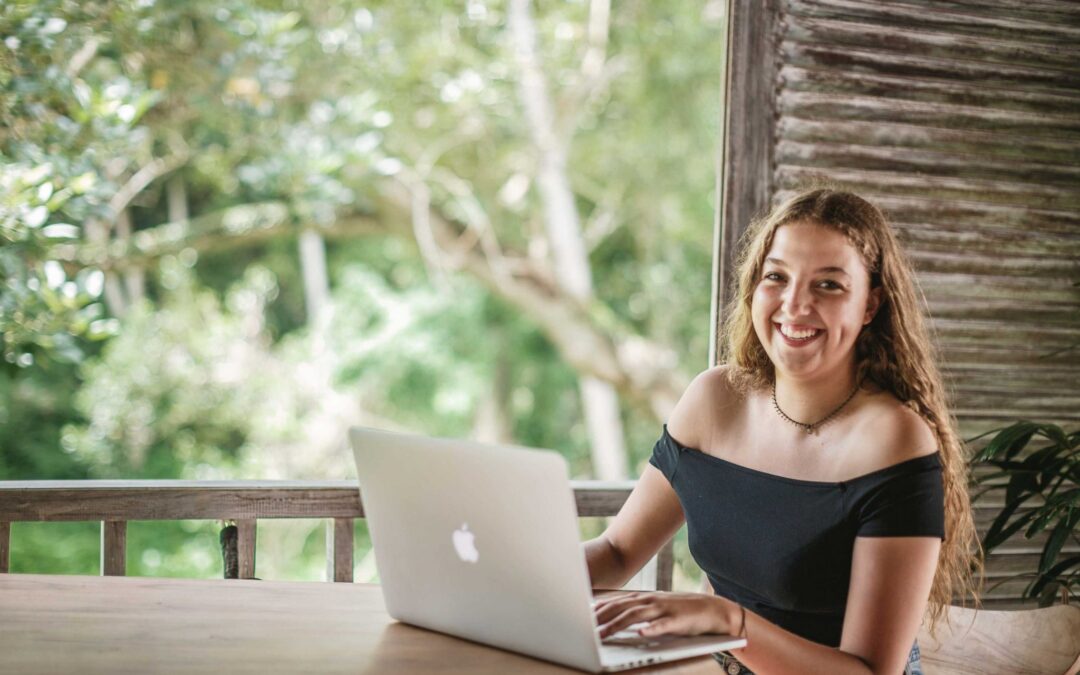 camille-coworking-medium-resolution